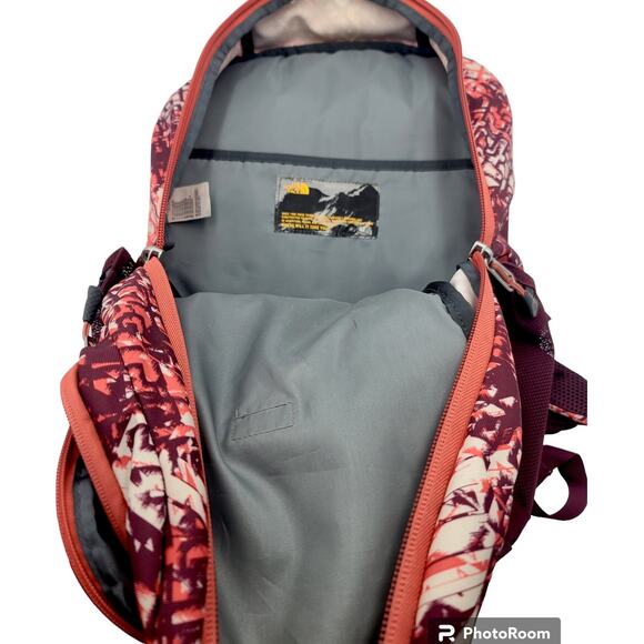 The North Face Women’s Vault Backpack NFOOCHJ1163 - Picture 5 of 7